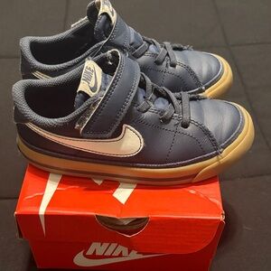 Nike Kids Navy and Tan Sneakers